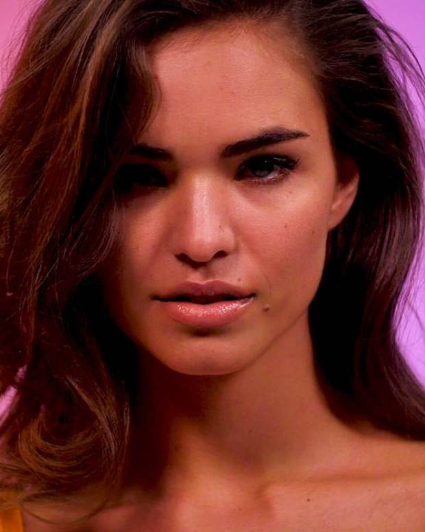Easy red carpet make-up tutorial starring Robin Holzken